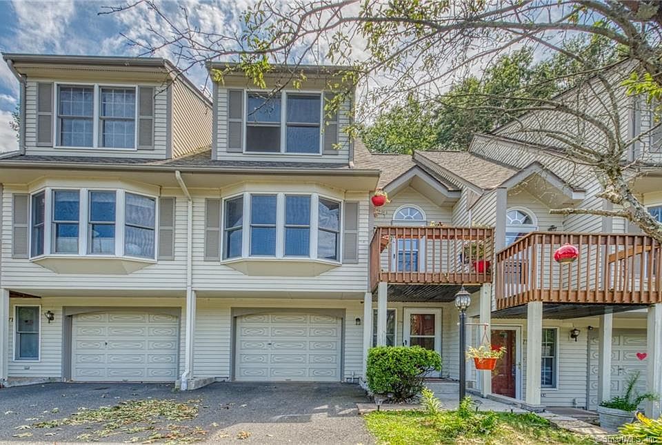 1st image of 73 Fox Hollow Dr #73