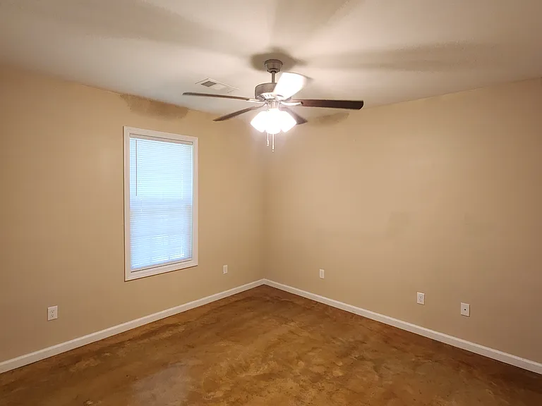 406 E Gordon St — Photo 7