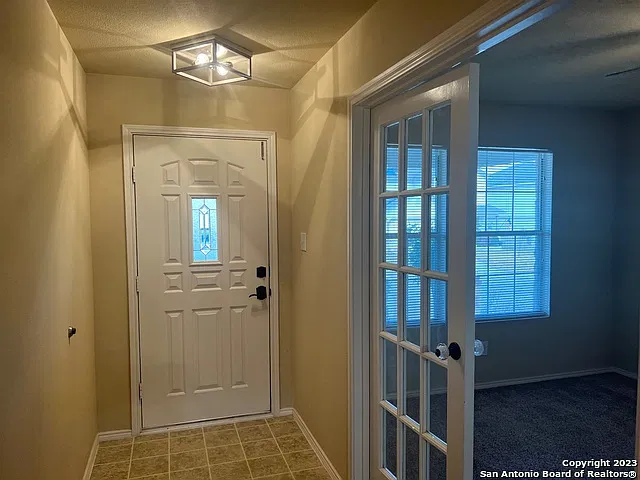 3 bed, 2.5 bath, 2288 sqft, $2,150 — Photo 4