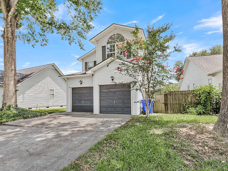 479 Cessna Ave — Photo 3