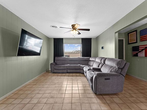 4th image of 3632 E Everglade Ave