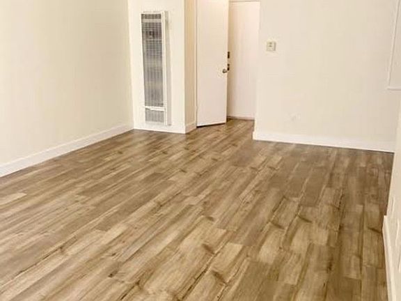 5th image of 2110 W El Segundo Blvd #20