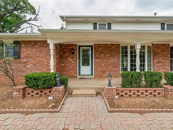 3rd image of 2909 Short Dr