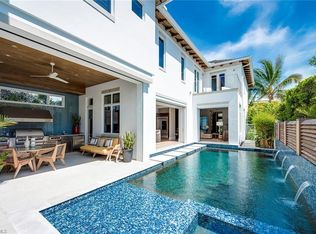 343 4th Ave S, Naples, FL 34102