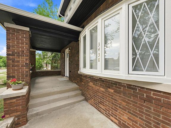 4th image of 3438 Balfour Rd