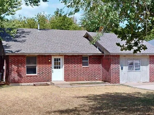 121 W Clegern Ave, Edmond, OK 73003