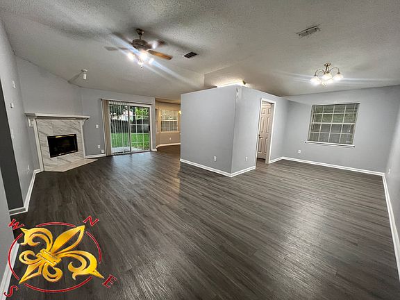3rd image of 11073 Barbizon Cir E
