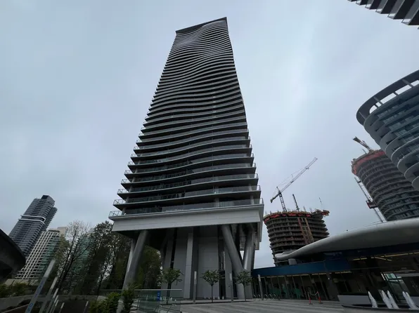 4890 Lougheed Hwy #2110, Burnaby, BC V5C 3Y6