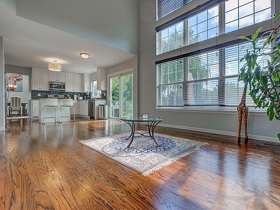 2nd image of 1414 Churchill Ln