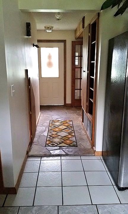 2nd image of 2810 Ettral Ave