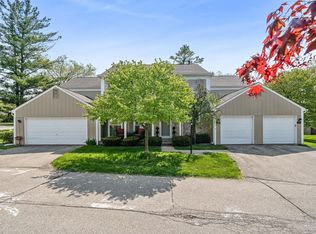 1285 Lamplighter Ln, Rochester, MI 48306