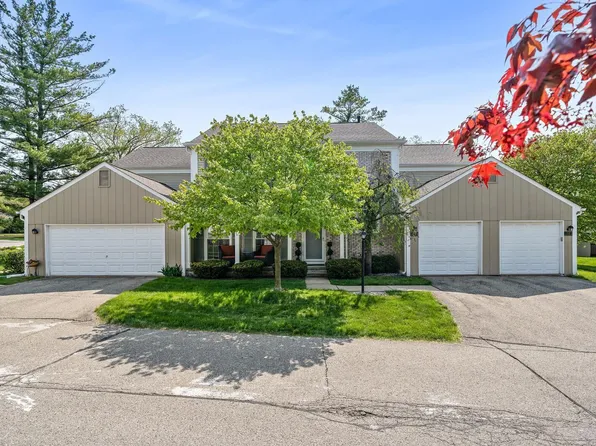 1285 Lamplighter Ln, Rochester, MI 48306