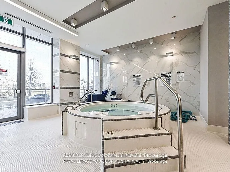 36 Manor Rd E #1302 — Photo 22