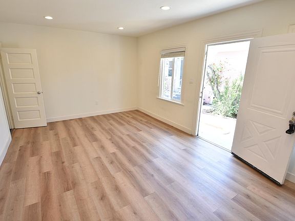 4th image of 1407 N Alexandria Ave #1407