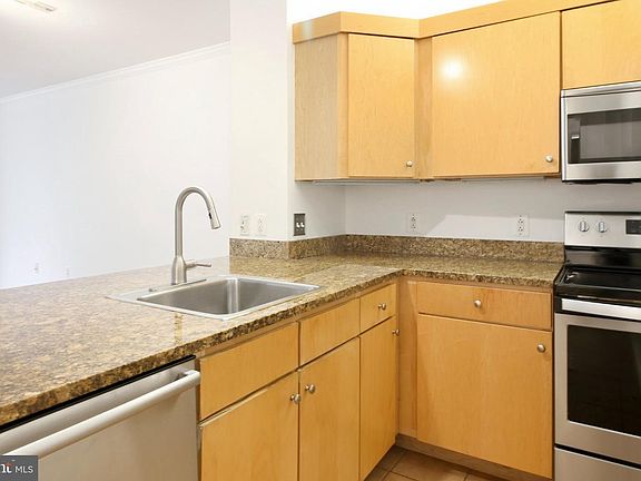 4th image of 616 E St NW APT 721
