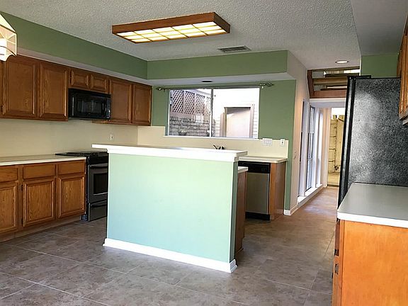 5th image of 16014 Juniper Grove Dr