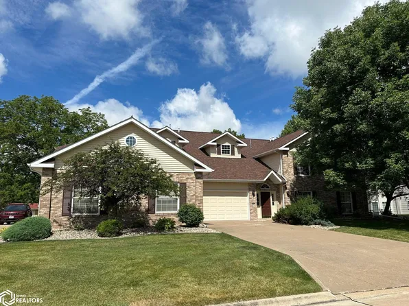 1415 Orchard Mdw #B, Burlington, IA 52601
