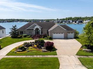 2536 Fillmore St, Jenison, MI 49428