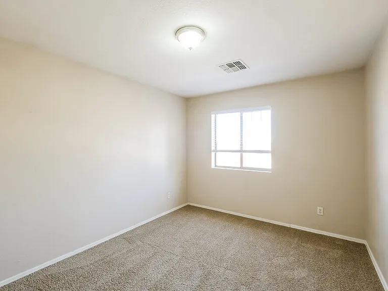 4310 N 124th Ave — Photo 13