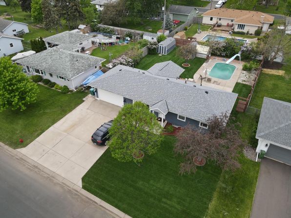 9383 Union Terrace Ln N, Maple Grove, MN 55369