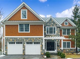 126 Manchester Dr #A, Mount Kisco, NY 10549