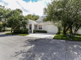 77 Admirals Ct, Palm Beach Gardens, FL 33418