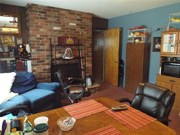 5th image of 3213 Arbutus Dr