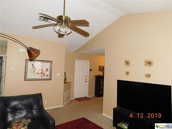 3rd image of 421 Yellow Wood