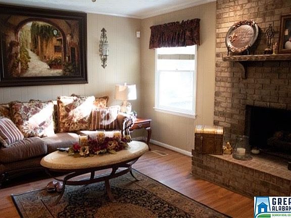 3rd image of 1016 Valley Creek Dr