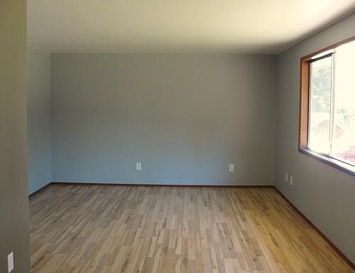 2nd image of 3121 10th Ave NE