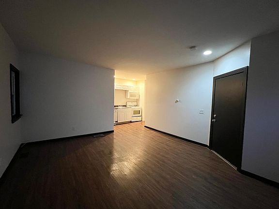 2nd image of 440 Parkdale Ave #1