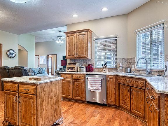 4th image of 130 Roark Hills Dr
