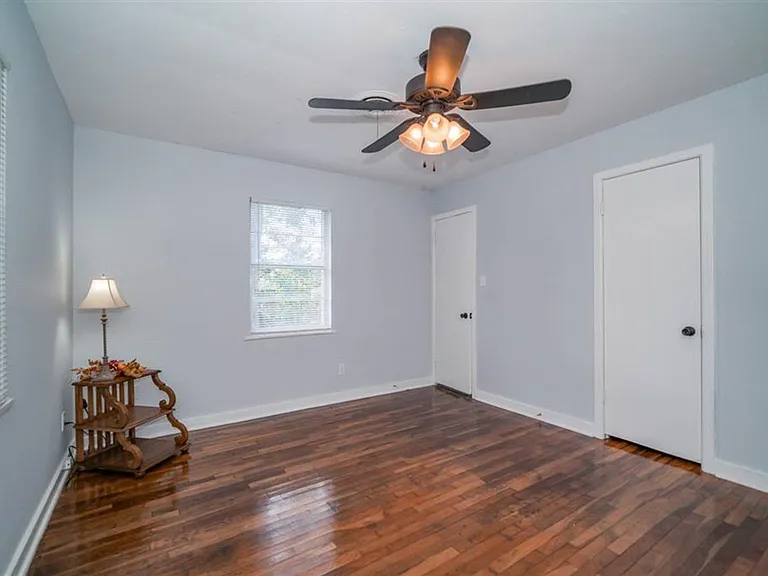 812 Glencrest Ln — Photo 22
