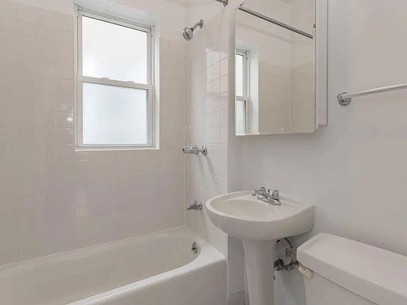 2nd image of 4875 N Ashland Ave #4