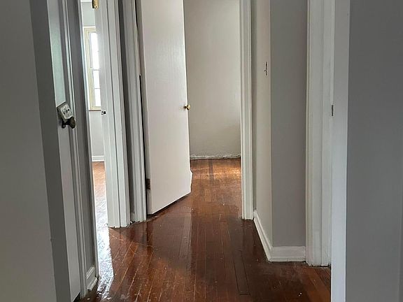 4th image of 2729 Oakleaf Ave APT 2