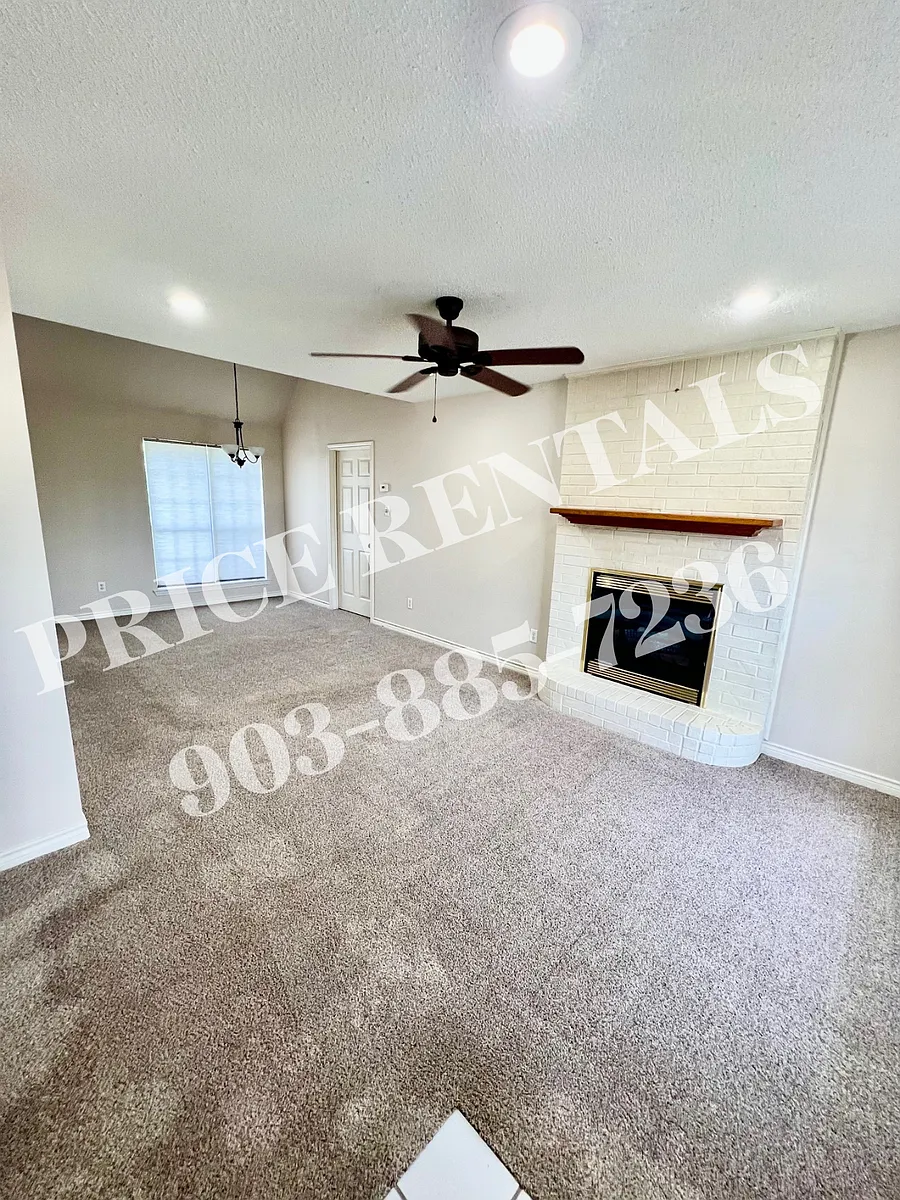Building Photo - 1709 Woodside Ln