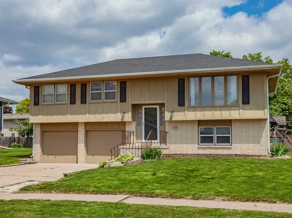 1205 SE Bel Aire Rd, Ankeny, IA 50021