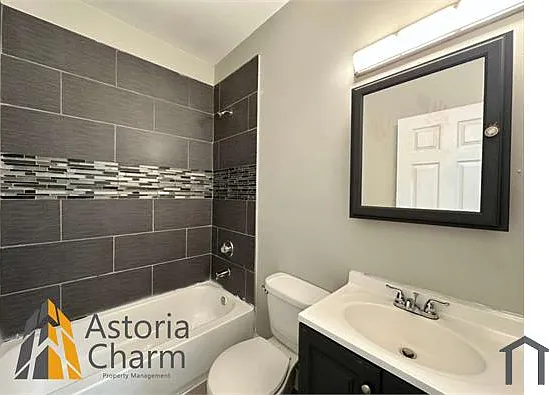 1918 N Charles St #2 — Photo 10