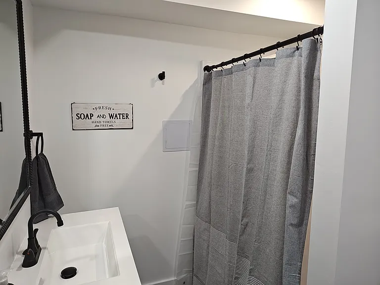 200 W Walnut St #4 — Photo 10