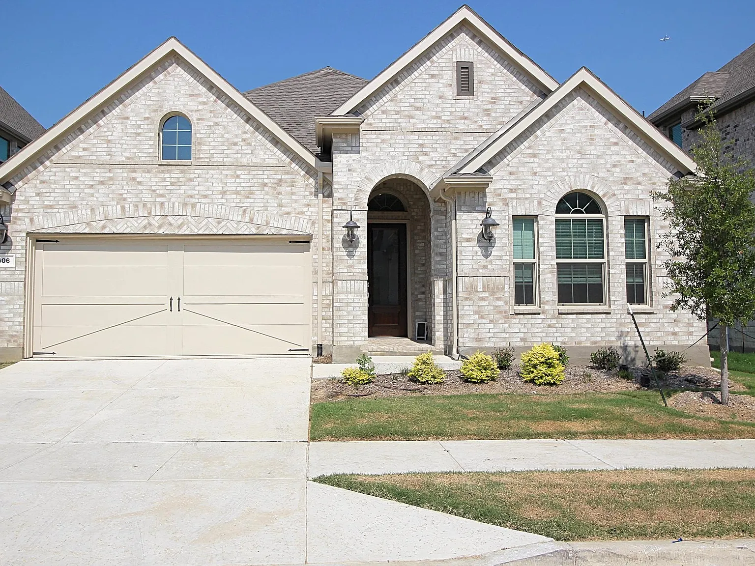 3 bed, 2114 sqft, $3,500 — Photo 2