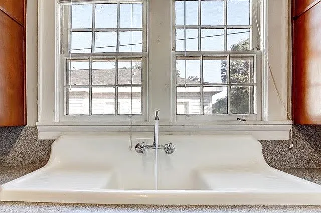 1615 Mallory St #UPSTAIRS — Photo 10