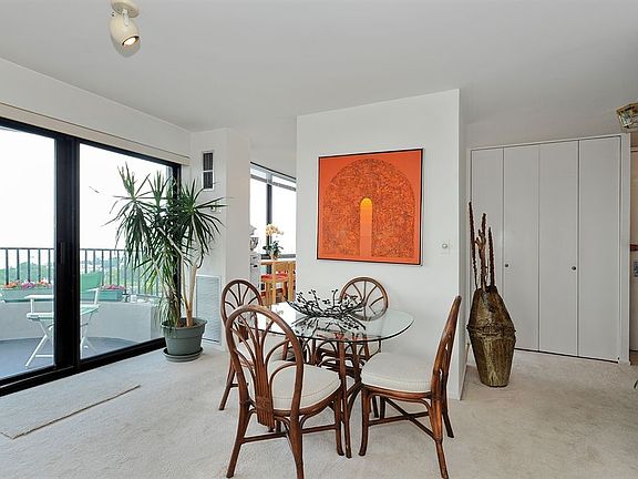 3rd image of 2020 N Lincoln Park W APT 18F