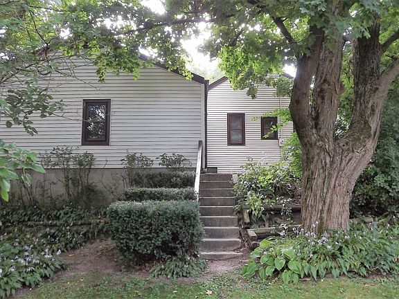 2nd image of 143 Dawn Ave