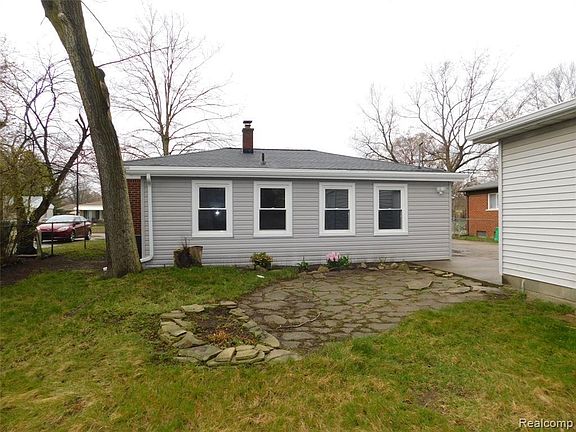 5th image of 2154 Harmon St