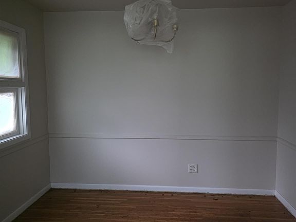 4th image of 956 Reedwood Ln