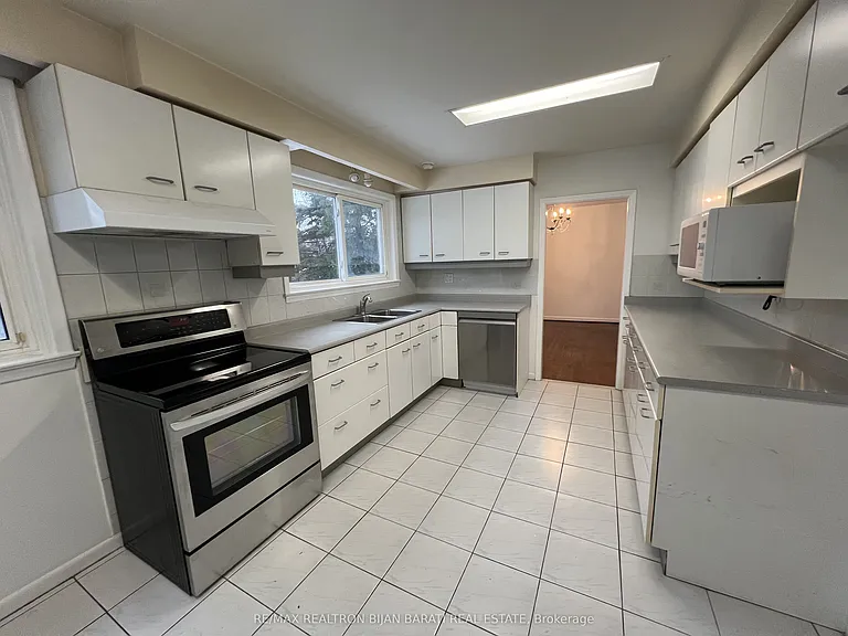 298 Newton Dr — Photo 6