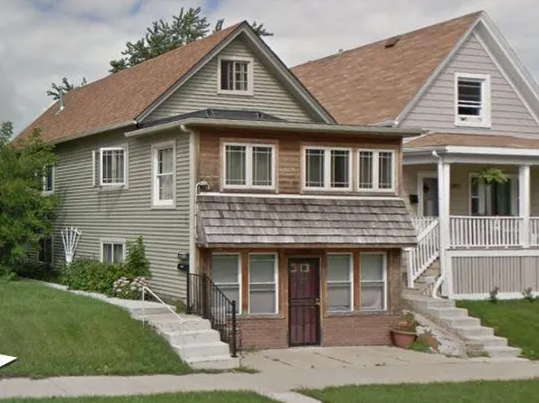 2921 S Howell Ave, Milwaukee, WI 53207