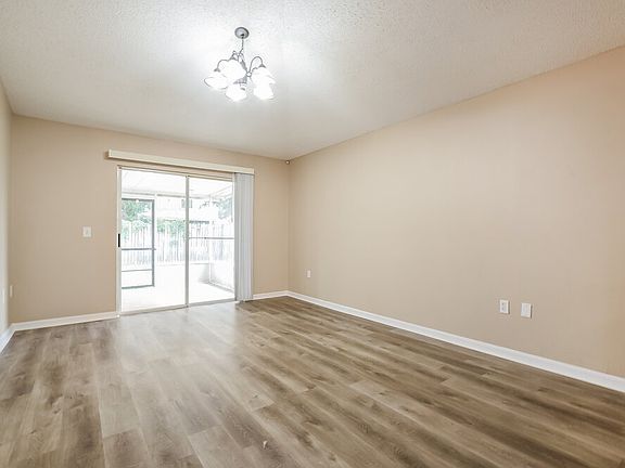 5th image of 4205 Iveyglen Ave