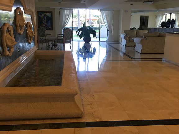 4th image of 2625 Collins Ave APT 1004