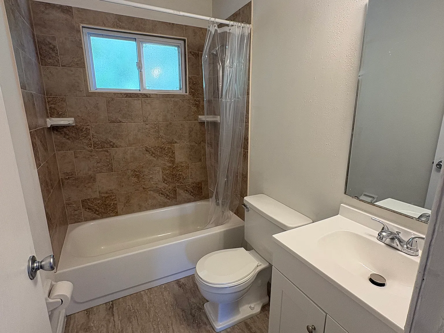 2 bed, 800 sqft, $950 — Photo 4